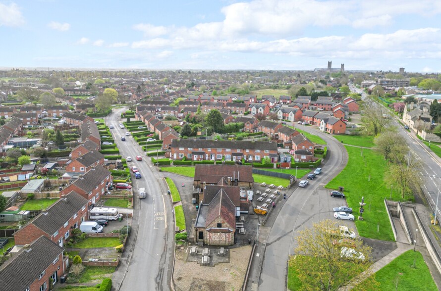 Blankney Cres, Lincoln for sale - Building Photo - Image 3 of 4