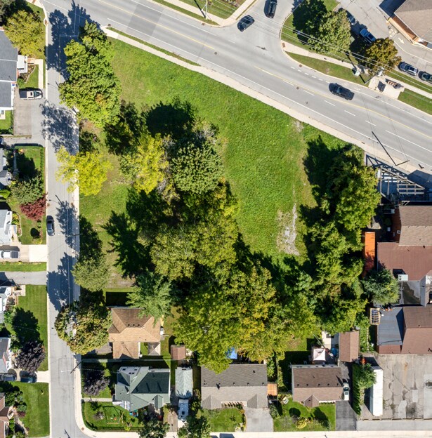 Plus de détails pour 104 Lakeport Rd, St Catharines, ON - Terrain à vendre