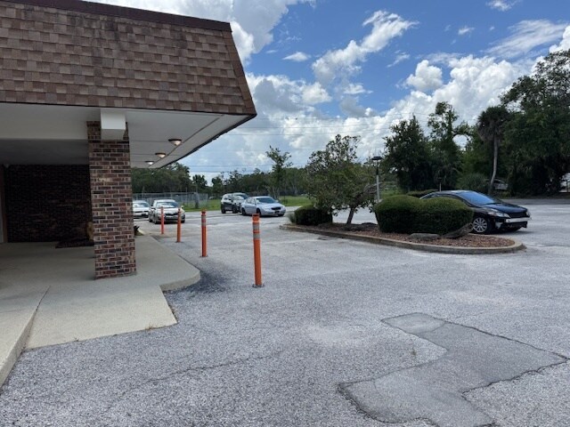 500 Memorial Cir, Ormond Beach, FL à vendre - Photo du bâtiment - Image 3 de 24