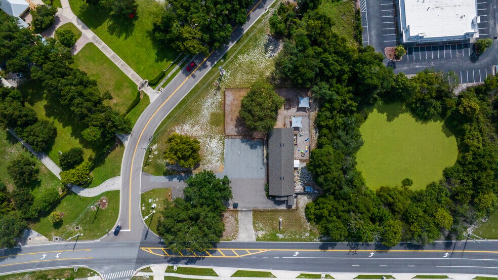 5715 Turkey Lake Rd, Orlando, FL à vendre - Photo du bâtiment - Image 2 de 4