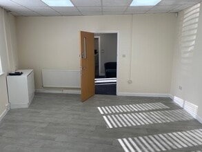 3-3A Vulcan Way, Sandhurst for lease Interior Photo- Image 2 of 4