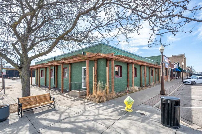 More details for 112 Sommerville St S, Shakopee, MN - Retail for Sale