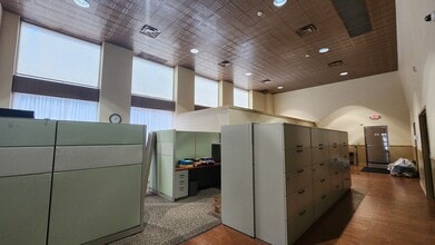 2 N Main St, Pittston, PA for lease Interior Photo- Image 1 of 12