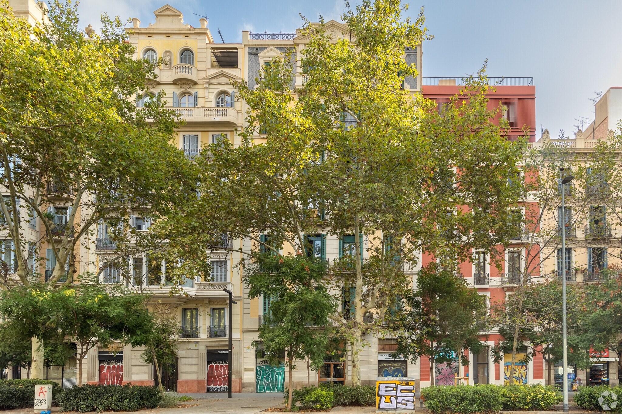 Retail in Barcelona, Barcelona for lease Primary Photo- Image 1 of 3