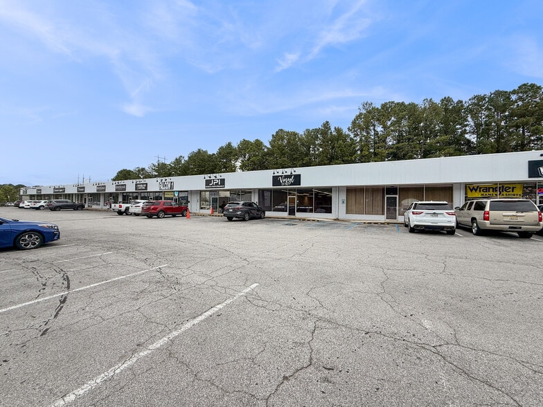 200-240 McFarland Blvd, Northport, AL for lease - Building Photo - Image 1 of 12