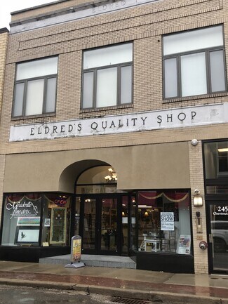 Plus de détails pour 245 Chestnut St, Meadville, PA - Commerce de détail à louer