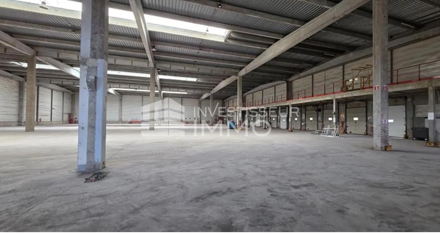 Office in Maurepas for lease Interior Photo- Image 1 of 3