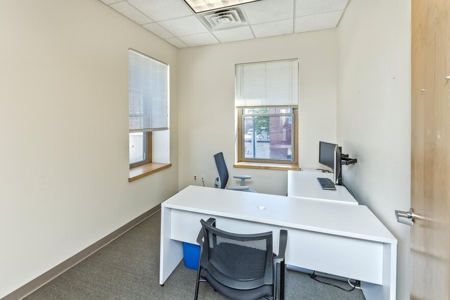 56 College St, Asheville, NC for lease - Building Photo - Image 3 of 32
