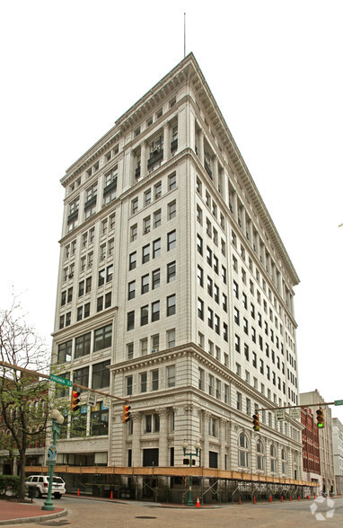 100 Capitol St, Charleston, WV à vendre - Photo principale - Image 1 de 1