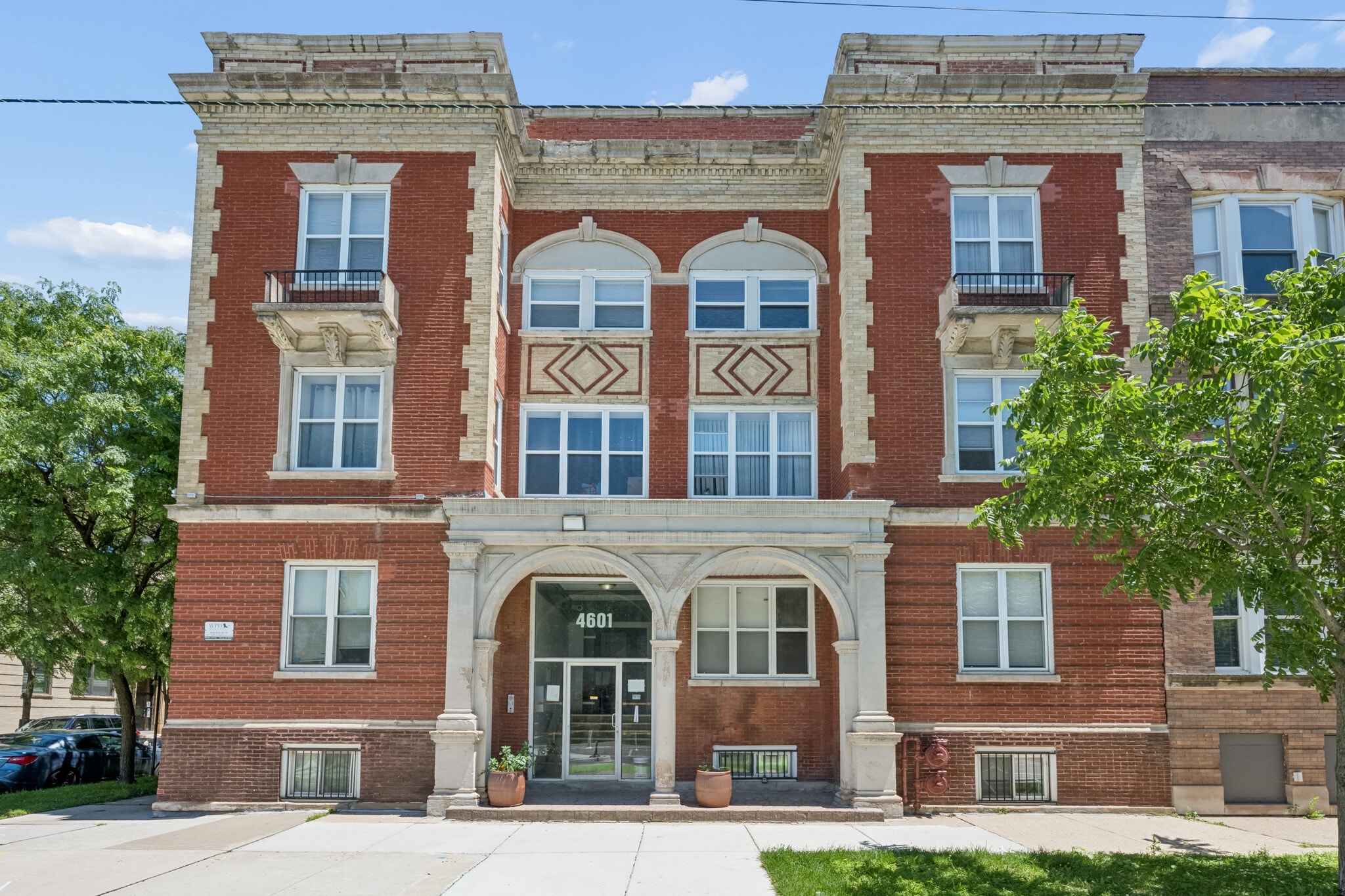 4601 S Indiana Ave, Chicago, IL for sale Building Photo- Image 1 of 11