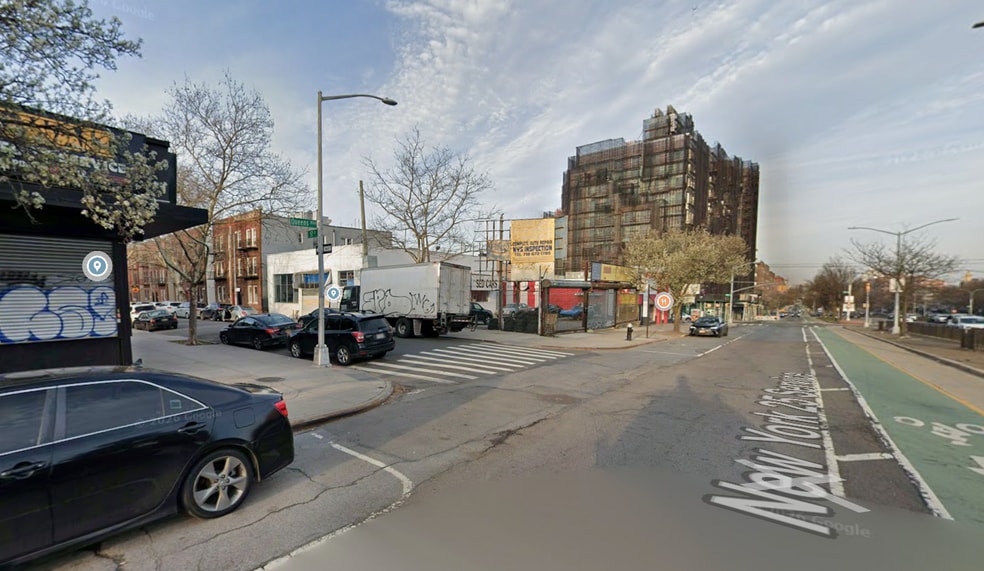 57-07 Queens blvd, Woodside, NY for lease - Building Photo - Image 2 of 3