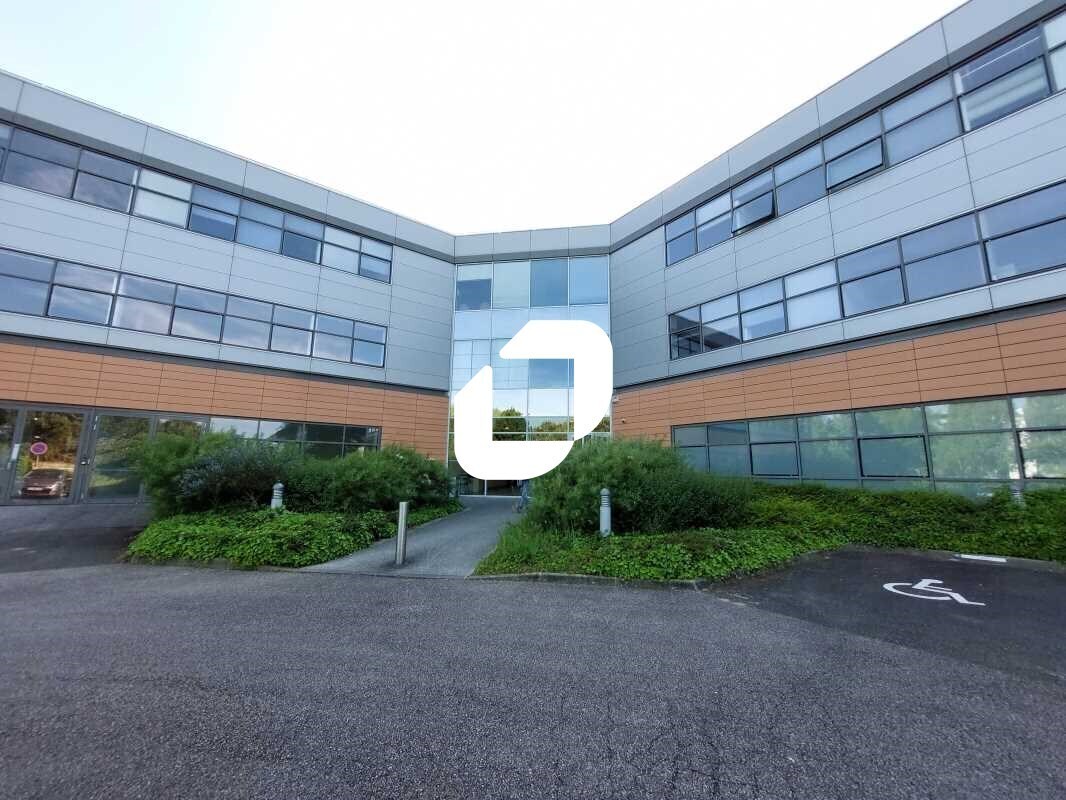 Flex dans Élancourt à louer Photo du bâtiment- Image 1 de 18