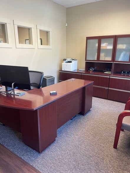 3591 Sacramento Dr, San Luis Obispo, CA à vendre - Photo du bâtiment - Image 3 de 11