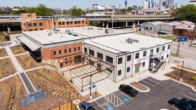 More details for 565 Northside Dr, Atlanta, GA - Coworking for Lease