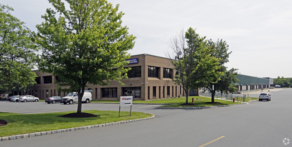 180 Raritan Center Pky, Edison, NJ for lease - Building Photo - Image 1 of 4