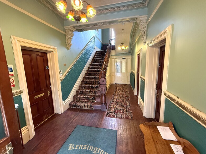 216 Whitegate Dr, Blackpool à vendre - Photo du bâtiment - Image 3 de 43