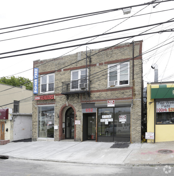 652 Central Park Ave, Yonkers, NY for sale - Primary Photo - Image 1 of 1