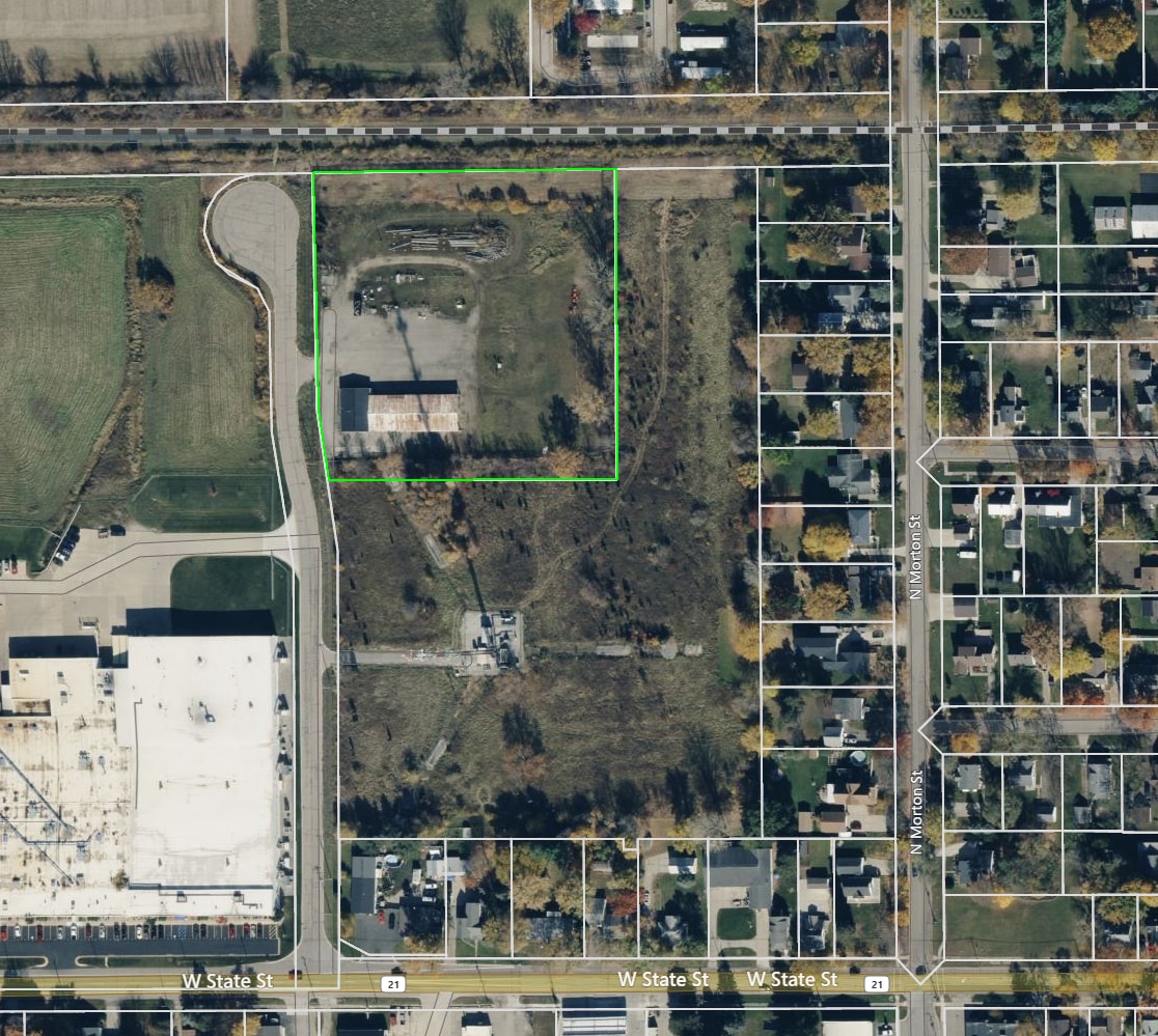 300 Piston Ring Pl, Saint Johns, MI à vendre Aérien- Image 1 de 2