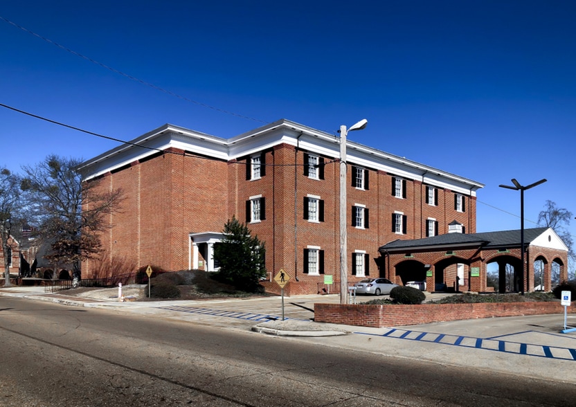 710 Main St, Columbus, MS à vendre - Photo du bâtiment - Image 2 de 11