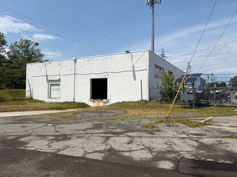 747 Walden Ave, Buffalo, NY à louer - Photo du bâtiment - Image 2 de 10