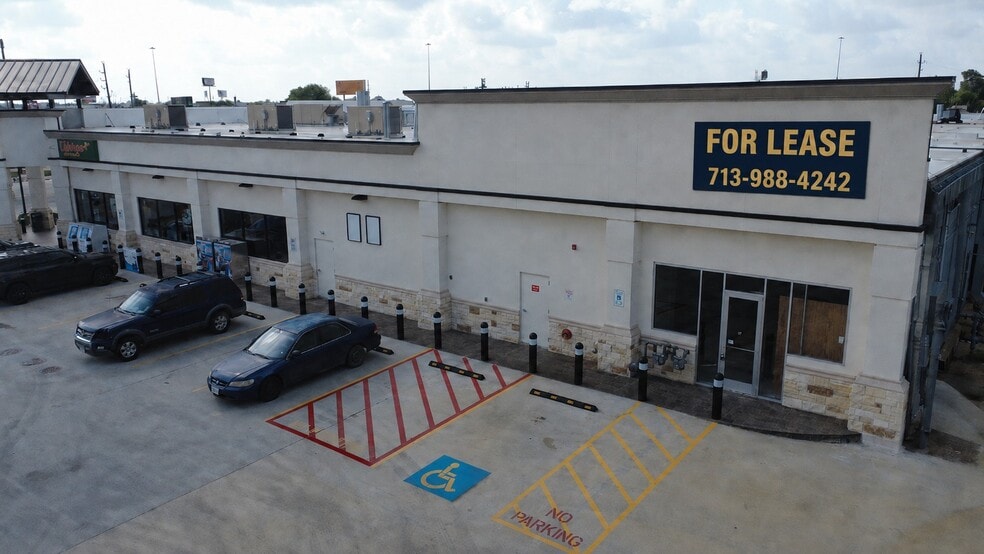 11502 S Wilcrest Dr, Houston, TX for lease - Building Photo - Image 3 of 10