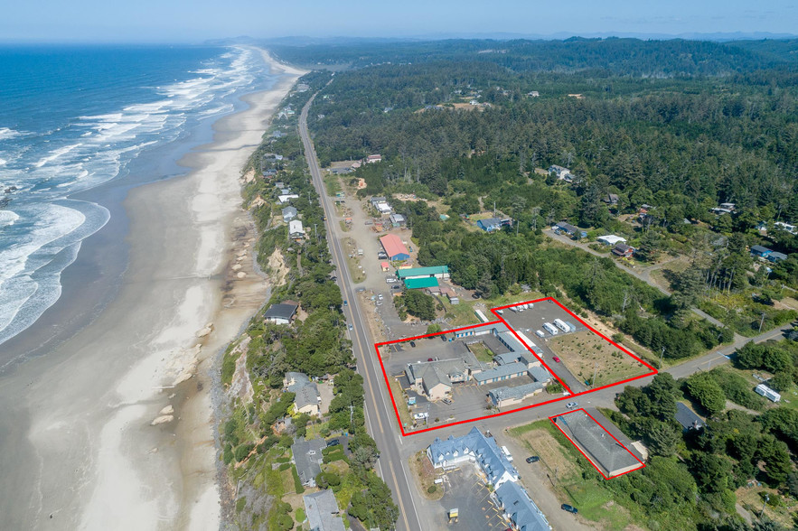 10645 NW Pacific Coast Hwy, Seal Rock, OR à vendre - Photo principale - Image 1 de 1