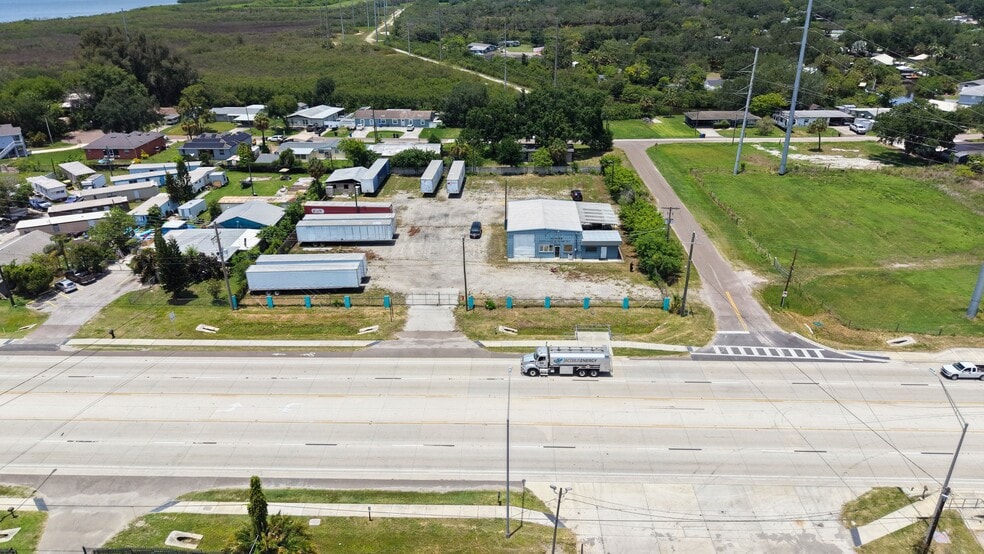 4138 Causeway Blvd, Tampa, FL à louer - Photo du bâtiment - Image 3 de 12