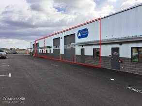 688 SW Veterans Way, Redmond, OR for lease Interior Photo- Image 1 of 1