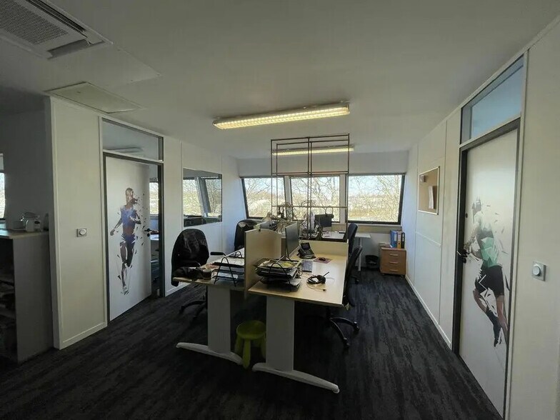 Bureau dans Orvault à louer - Photo du bâtiment - Image 3 de 6