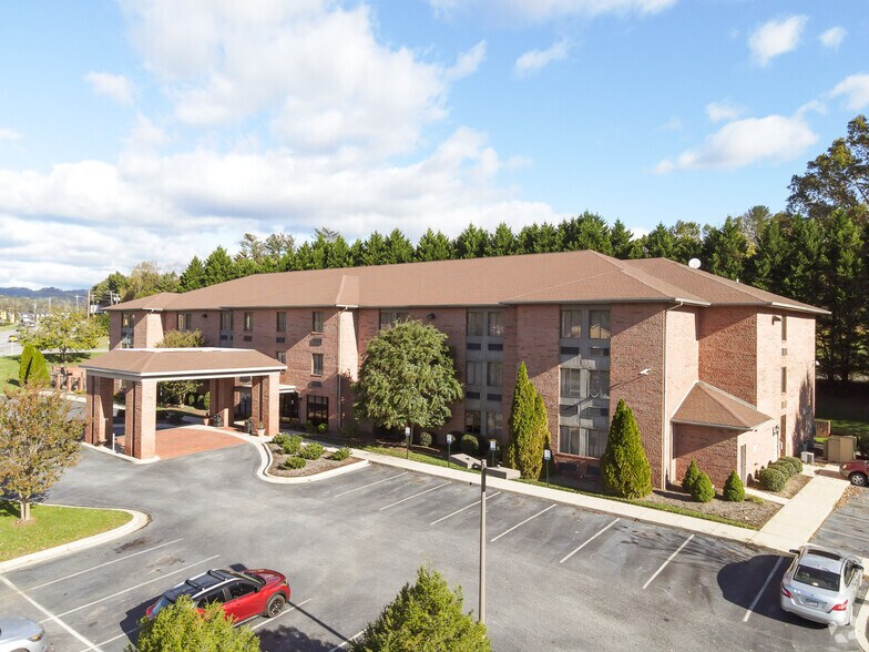 970 Blowing Rock Blvd, Lenoir, NC à vendre - Photo principale - Image 1 de 5