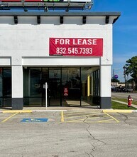 2204 Cypress Creek Pkwy, Houston, TX for lease Building Photo- Image 2 of 7