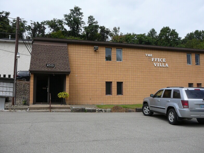 4501 Peoples Rd, Pittsburgh, PA à louer - Photo du bâtiment - Image 2 de 6