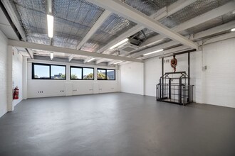 344 Botany Rd, Alexandria for lease Interior Photo- Image 2 of 3