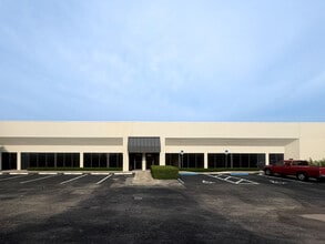 5801-5821 N Andrews Way, Fort Lauderdale, FL for lease Building Photo- Image 2 of 39