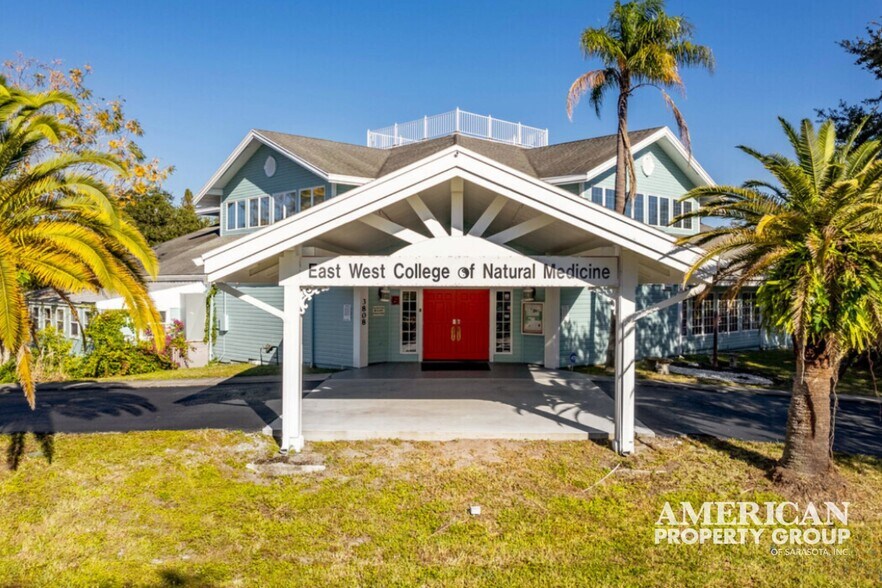 3808 Tamiami Trl, Sarasota, FL à louer - Photo du bâtiment - Image 3 de 33