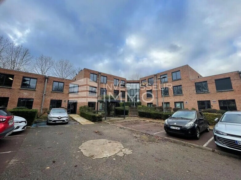 Office in Lognes for lease - Building Photo - Image 1 of 5