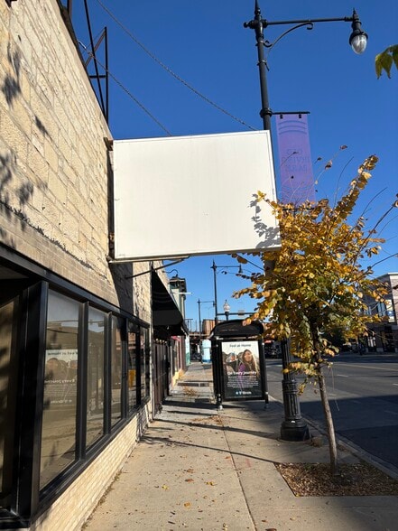4210 W Irving Park Rd, Chicago, IL for lease - Building Photo - Image 2 of 5