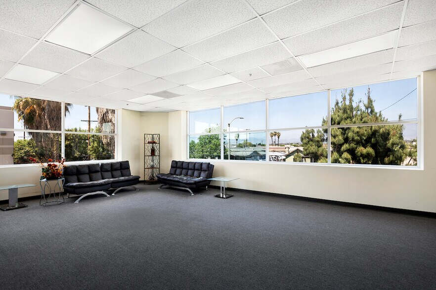 1458 E Mission Blvd, Pomona, CA à louer - Photo intérieure - Image 3 de 17