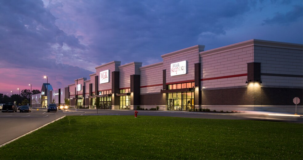 3820 W Wisconsin Ave, Appleton, WI for lease - Building Photo - Image 2 of 4