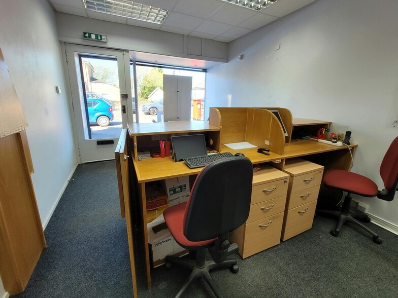223 Fenwick Rd, Giffnock for lease - Building Photo - Image 3 of 3