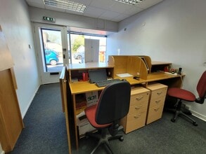 223 Fenwick Rd, Giffnock for lease Building Photo- Image 2 of 2