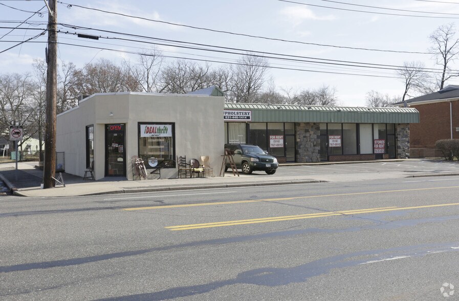 179-185 Great East Neck Rd, West Babylon, NY à louer - Photo du bâtiment - Image 3 de 7