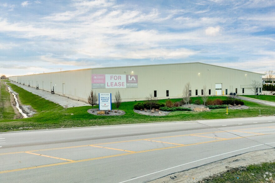 3030 S Sylvania Ave, Sturtevant, WI à louer - Photo du bâtiment - Image 2 de 10