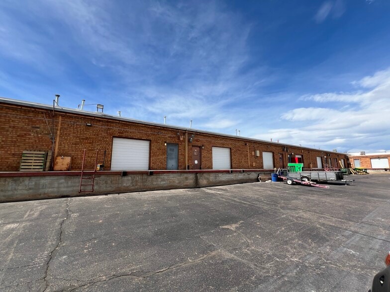 12860 W Cedar Dr, Lakewood, CO for lease - Building Photo - Image 2 of 8