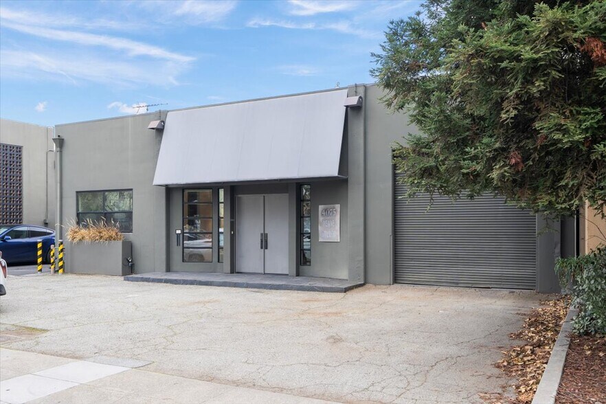 4075 Transport St, Palo Alto, CA à louer - Photo du bâtiment - Image 2 de 18