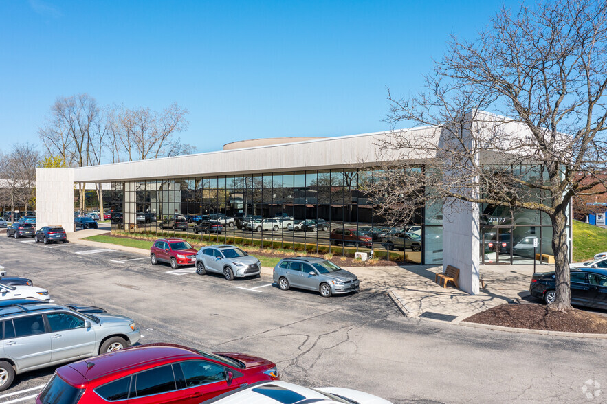 27177 Lahser Rd, Southfield, MI for lease - Building Photo - Image 1 of 13