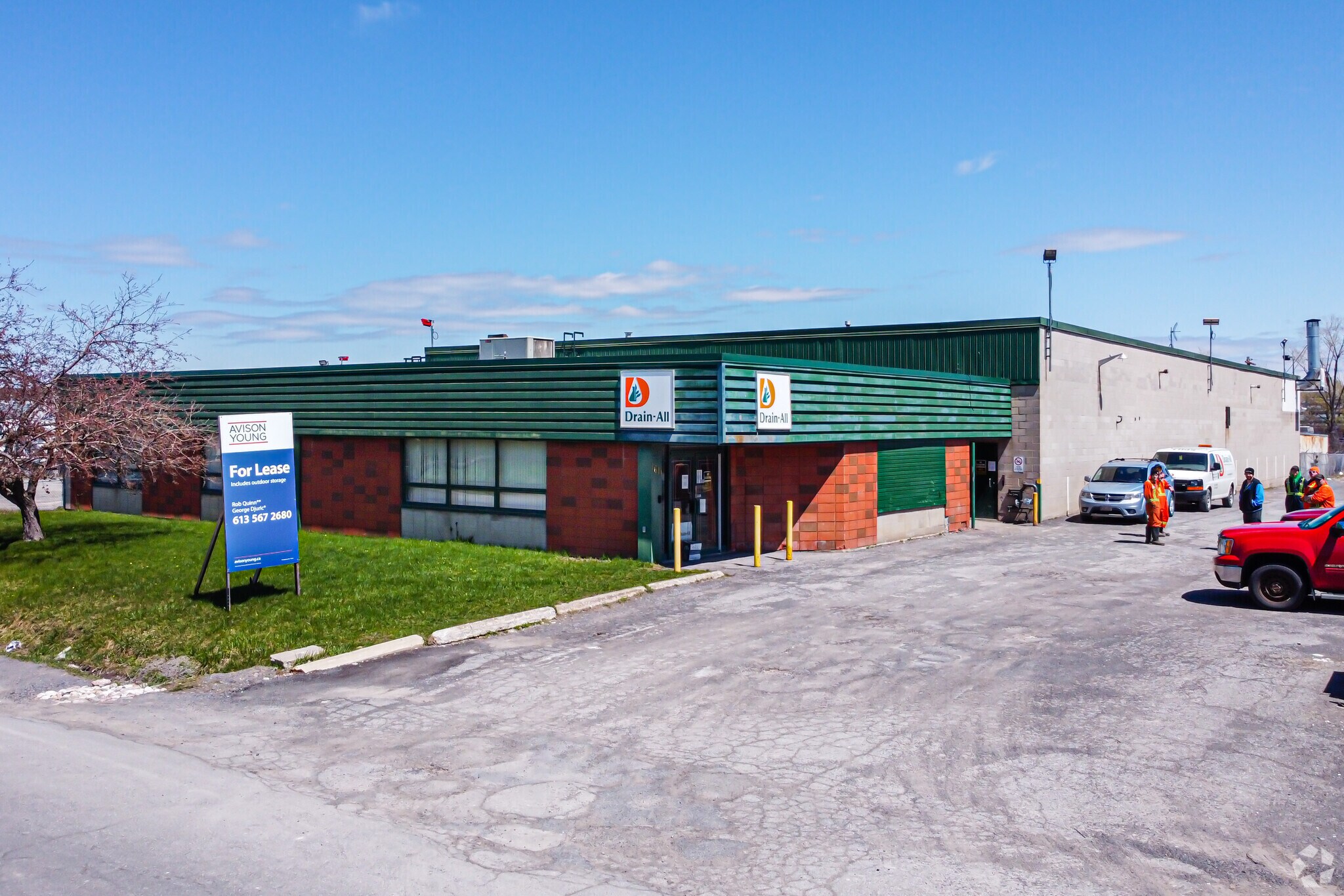 1611 Liverpool Ct, Ottawa, ON for sale Primary Photo- Image 1 of 1