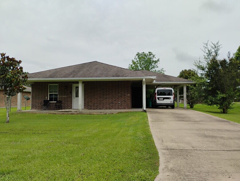2410 1st St, Ville Platte, LA à vendre - Photo du bâtiment - Image 2 de 3