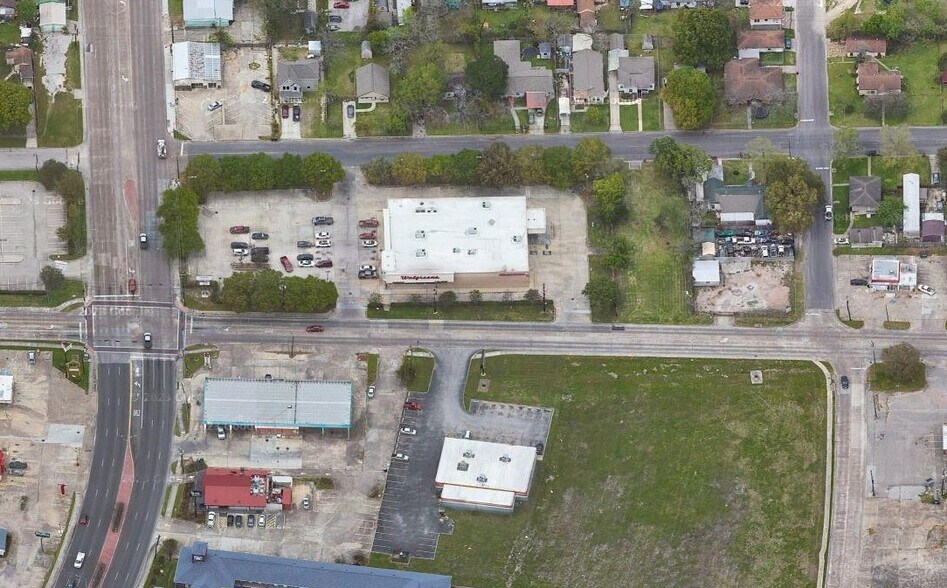 2000 Garth Rd, Baytown, TX à vendre - Photo du bâtiment - Image 3 de 3