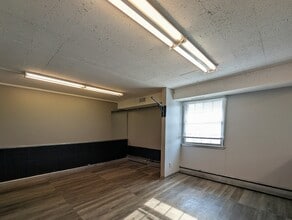 5202 Baltimore National Pike, Catonsville, MD à louer Photo intérieure- Image 2 de 3